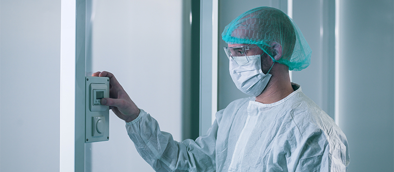Instellen luchtsnelheid cleanroom door operator