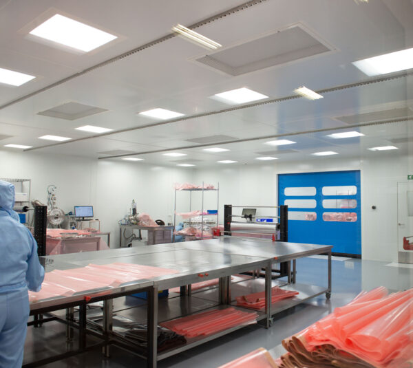 Cleanroom reinigen en verpakken IPS/Innovar