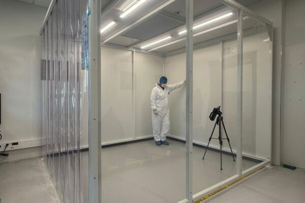ProCleanroom-small-modular-hardwall-and-softwall-cleanroom-university-krakow
